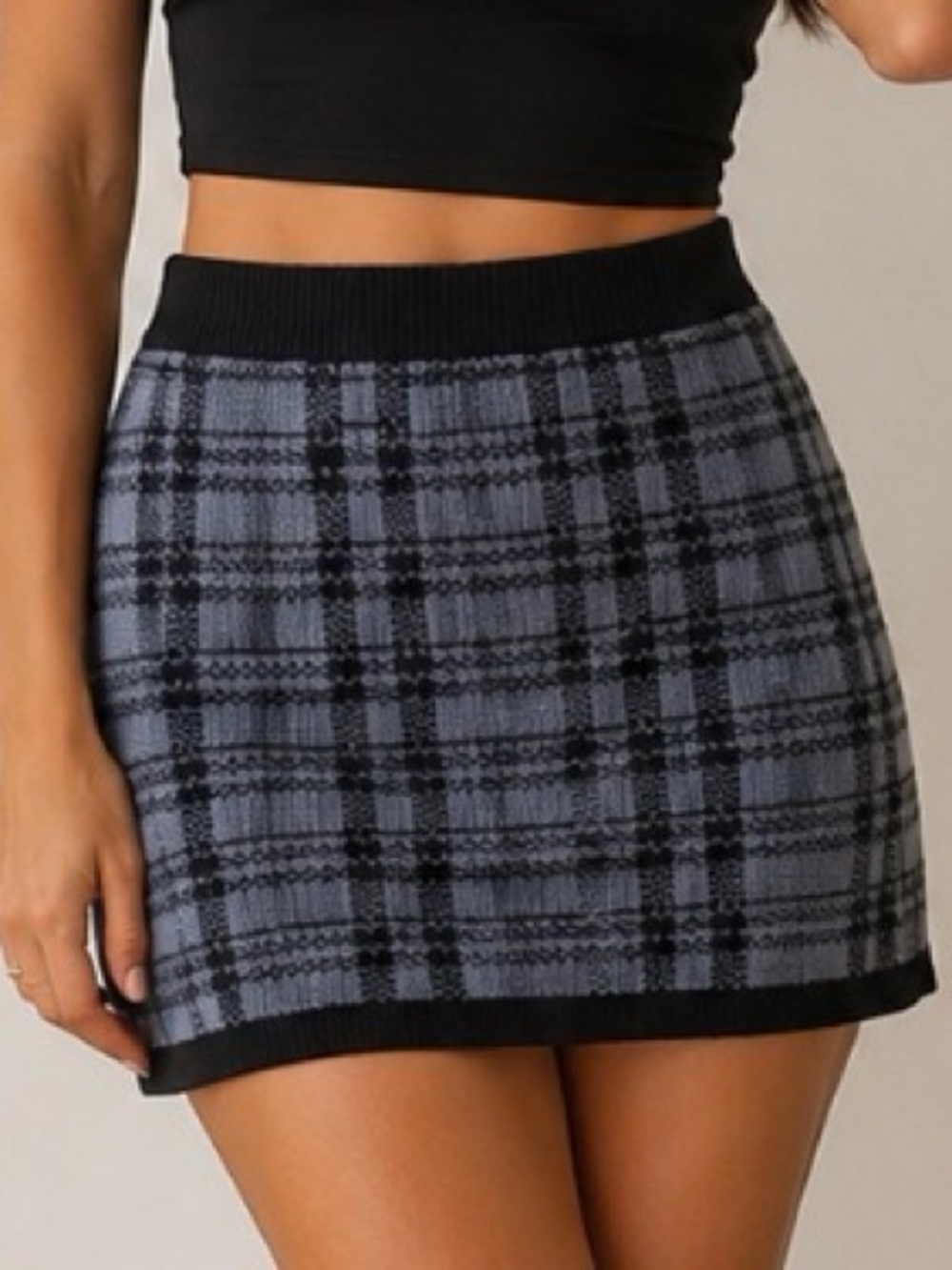 Banana Republic Plaid sweater Knit Mini Skirt in Gray and Black Fall/Winter SZ L